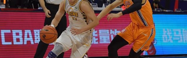 v站-上海变阵依旧难求一胜 广厦距离总决赛仅一步之遥