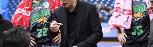 v体育-大外不到位卫冕冠军内线吃紧！张镇麟归来火线驰援