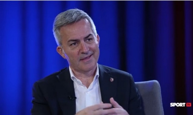 v站-丰特：有关梅西的计划分为3个部分，首先希望提议他担任名誉主席