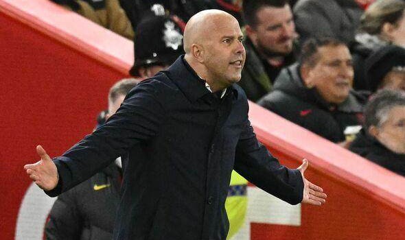 v站体育-斯洛特：我们10人作战 球员们已经表现得很好了